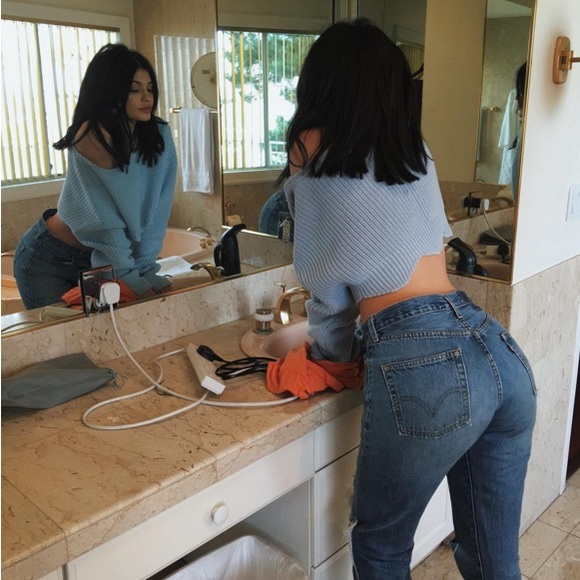 Levi's Denim - Vtg Levi’s 501 button fly 100% cotton high rise med wash straight leg jeans 32”